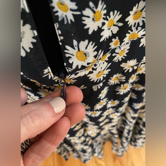 71F/25C Daisy Floral Long-Sleeve Dress XS - Picture 10 of 14